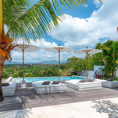 Villa Rasa Senang, With Private Cook And Pool 까랑아섬 외부 사진