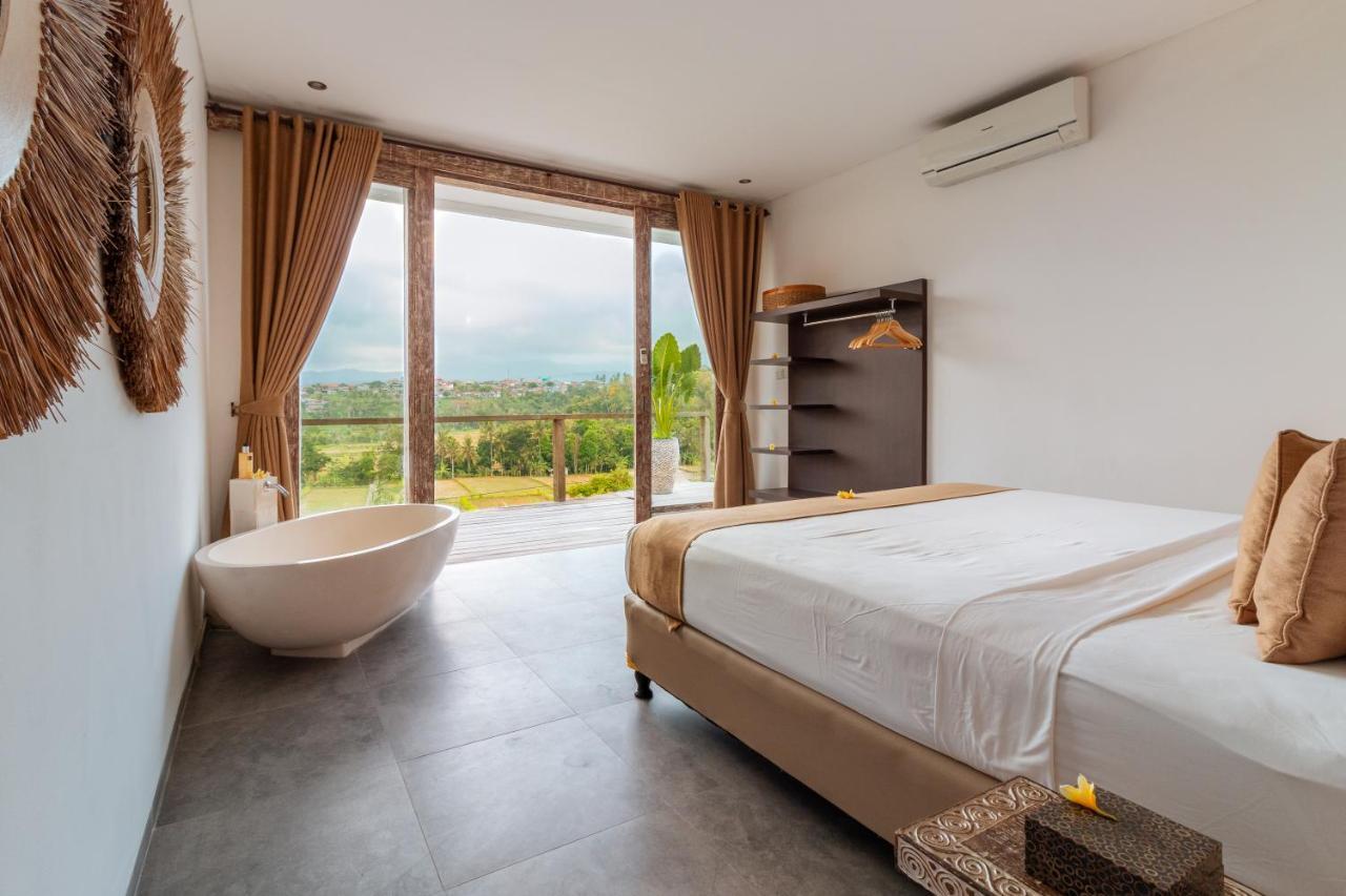 Villa Rasa Senang, With Private Cook And Pool 까랑아섬 외부 사진